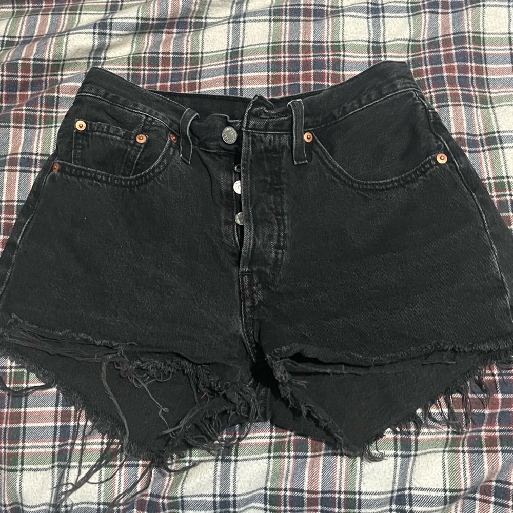 LEVI 501 cut off shorts size 26
